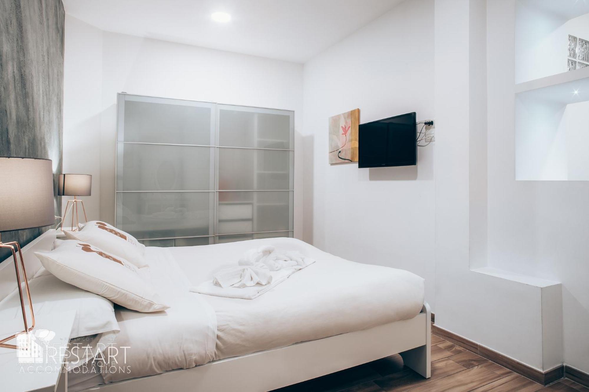 Restart Accommodations Aldobrandini E Sciarra Рим Экстерьер фото